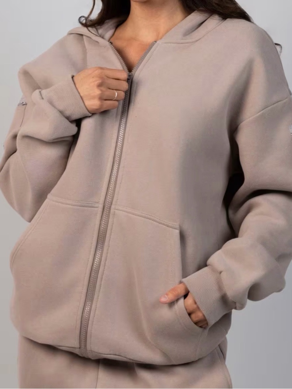 Comfrt Travel Essentials Zip Hoodie. Medium Bark Color. New.